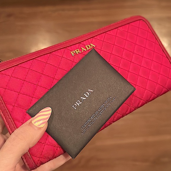 💞Authentic PRADA Pink Quilted Women's Wallet💞 - Picture 2 of 15